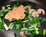 A picture of step 2 of Fried pork and shrimp.