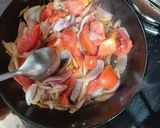 A picture of step 2 of Methi matar masala.