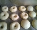 Foto langkah ke 4 dari resep Donat Flufy.