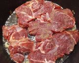 Sült marhacomb hagymaágyon🐃🕚✨ recept fázis 4 fotója