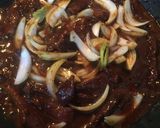 Foto langkah ke 3 dari resep Tumis daging bawang bombay.