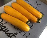 Une image de l'étape 1 de Courgettes jaunes farcies emmental et persil.