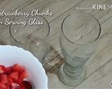 A picture of step 3 of Strawberry with Fresh Cream.