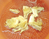 Foto del paso 9 de la receta: Salchichas al vino blanco con alcachofas y champiñones