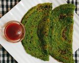 A picture of step 3 of Spinach Rava Dosa.