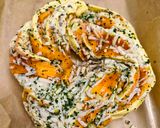 Lazacos, sajtos koszorú 🐟🧀🧄 recept fázis 2 fotója