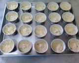 Foto langkah ke 4 dari resep Cupcake pisang lembut.
