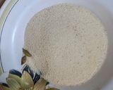 A picture of step 1 of Sooji Baisan Ka Zaafrani Halwa.