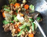 Foto langkah ke 3 dari resep 135. Capcay goreng.