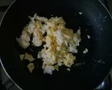 Foto langkah ke 2 dari resep Nasi Goreng Selimut.
