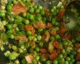 A picture of step 4 of Leftover rice Tadka.
