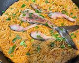 Foto del paso 11 de la receta: Fideuà con Caballa en Salazón y gambones