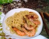 Foto langkah ke 4 dari resep Noodle With Garlic Butter Prawn.