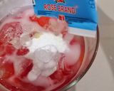 Foto langkah ke 2 dari resep Es Pink Lava Jelly.