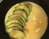 Foto del paso 1 de la receta Tortilla de aguacate con sésamo