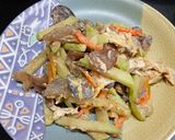รูปขั้นตอนการทำที่ 6 ของ เห็ดหูหนูผัดฟักแม้วใส่ไข่ | Stir-Fried Wood Ear Mushrooms with Chayote and Egg
