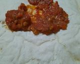 Foto del paso 1 de la receta: Pizza con pernil, salsa de morrón, cebolla y tomate