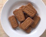 Foto langkah ke 1 dari resep Lotus Biscoff Cake Tanpa Oven Tanpa Kukus.