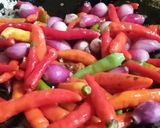 Foto langkah ke 1 dari resep Sambal Bawang alaBu Rudy.