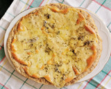 Foto del paso 4 de la receta: Pizza 4 Quesos blanca