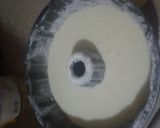 صورة لخطوة 2 من وصفة كيك منزلي لذيذ باللبن 😋😋🍮❤