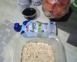 Foto langkah ke 1 dari resep Overnight Oat Dragon Fruit.