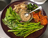 Foto del paso 3 de la receta: Parrillada de verduras con tapenade de aceitunas y almendras