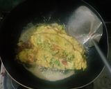 Foto langkah ke 5 dari resep Omelete Telur Wortel Tomat (147).
