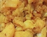 A picture of step 3 of Aloo cabbage.