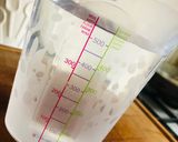 Tejszínes-póréhagymás-füstölt sajtos csirkeragu recept fázis 3 fotója