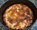 Foto del paso 7 de la receta: Tarta salada de gorgonzola y pera con cebolla caramelizada