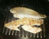 Foto del paso 3 de la receta: Tirabuzones con salsa bechamel y filete de merluza