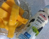 Foto langkah ke 1 dari resep Easy Smoothies with Yoghurt.