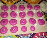 Foto langkah ke 3 dari resep Donat Buah Naga.
