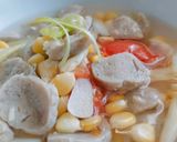 Foto langkah ke 3 dari resep 992. Sup Jagung Manis Bakso.