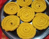 ચકરી (Chakri Recipe In Gujarati) રેસીપી સ્ટેપ3ફોટો