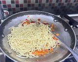 Foto langkah ke 2 dari resep Mie Goreng Sayur Sambal Teri.