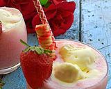 A picture of step 3 of Strawberry Milkshake.