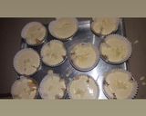 Foto langkah ke 3 dari resep Cupcake keju lembut.