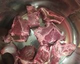 Gambar langkah 1 resipi Sup Tulang Tanpa Tumis.