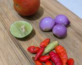 Foto langkah ke 1 dari resep 430. Sambal Colo-colo khas Maluku.