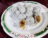A picture of step 6 of Coconut Balls.