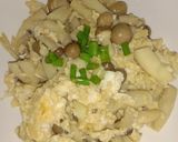 รูปขั้นตอนการทำที่ 5 ของ เห็ดยานางิผัดไข่ (Stir-Fried Yanagi Mushrooms with Eggs)