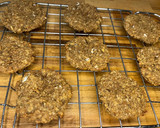 Foto del paso 8 de la receta: Dos postres en una sola receta: Tarta y galletas; sin gluten, sin lactosa y sin azúcar