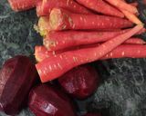 चुकन्दर गाजर का हलवा (Chukandar gajar ka halwa recipe in Hindi) रेसिपी चरण 1 फोटो