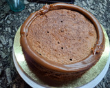 Foto del paso 8 de la receta: Torta rellena de chocolate decorada con chantilly de chocolate