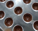 Foto del paso 2 de la receta: Bombones de chocolate rellenos