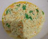 Foto langkah ke 2 dari resep Mie Telur Dadar Sayuran.