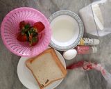 A picture of step 1 of Strawberry french toast.