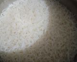 रेस्टॉरंट स्टाईल डाळ खिचडी (restaurant style dal khichdi recipe in marathi) रेसिपी स्टेप 2 फोटो
